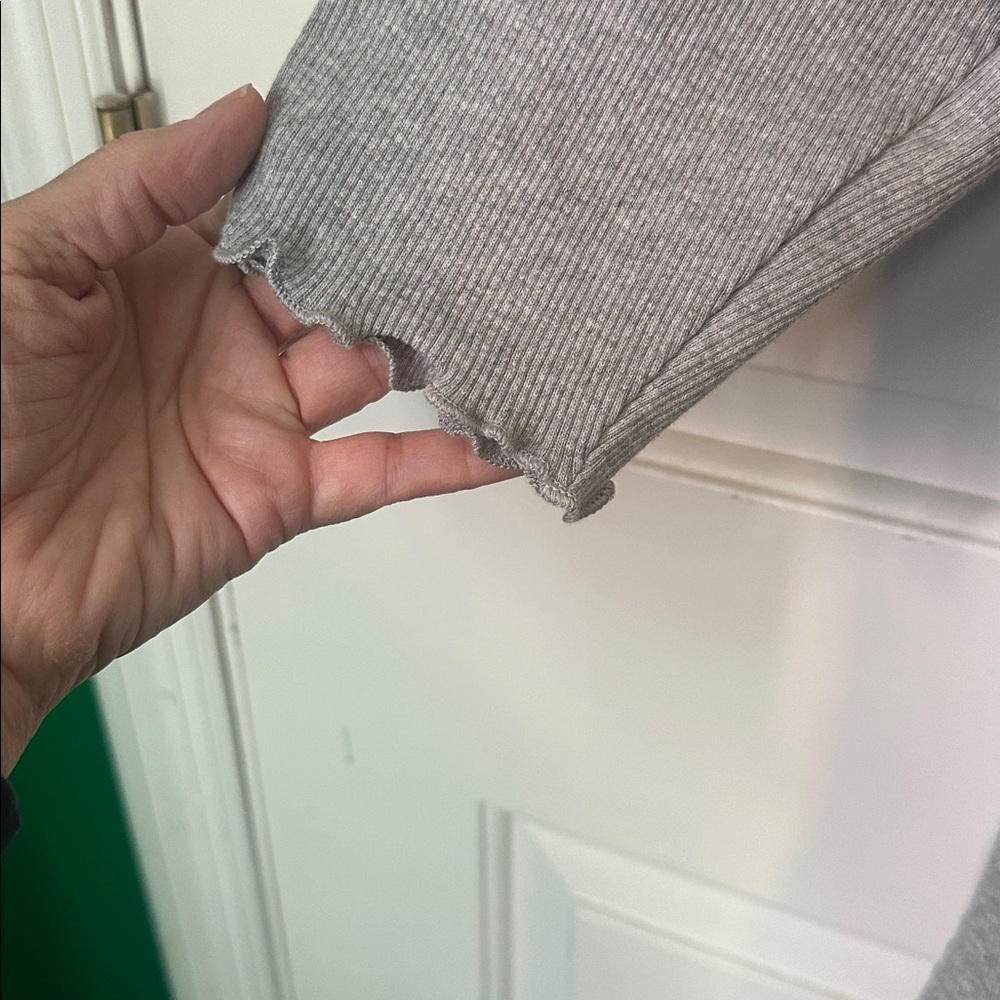 Sundance Gray Ribbed Knit Top - Picture 4 of 7